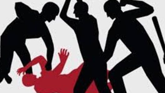 মঠবাড়িয়ায় শশুর ও ঝা,র হামলায় গৃহবধু হাসপাতালে