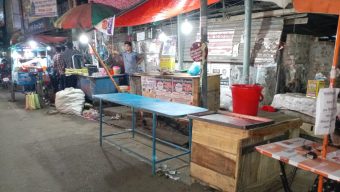 বরিশাল একতলা লঞ্চঘাট প্রবেশ দ্বারে পথচারীদের ভোগান্তি