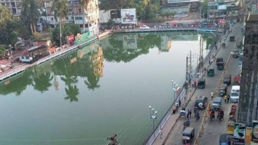 বরিশাল বিবির পুকুর পাড়ে সরকারি জমি দখলের পায়তারা, বিভাগীয় কমিশনের বরাবর অভিযোগ