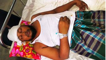 রাজাপুরে জমি নিয়ে সংঘর্ষে ব্যাংক এজেন্ট  কর্মকর্তাকে কুপিয়ে হত্যা চেষ্টার অভিযোগ