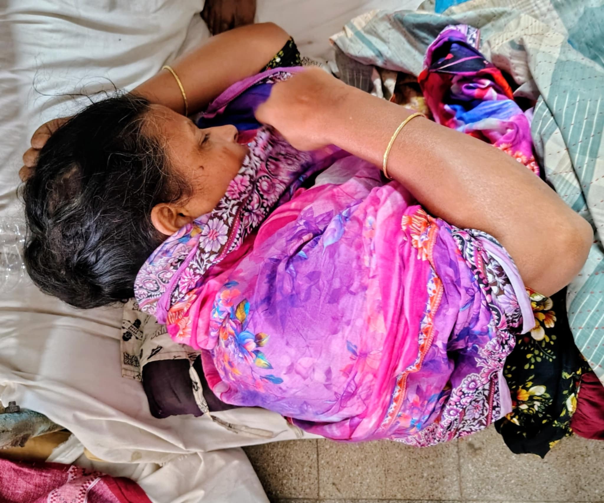 বাকেরগঞ্জে মহিলাকে পিটিয়ে হত্যা চেষ্টার অভিযোগ