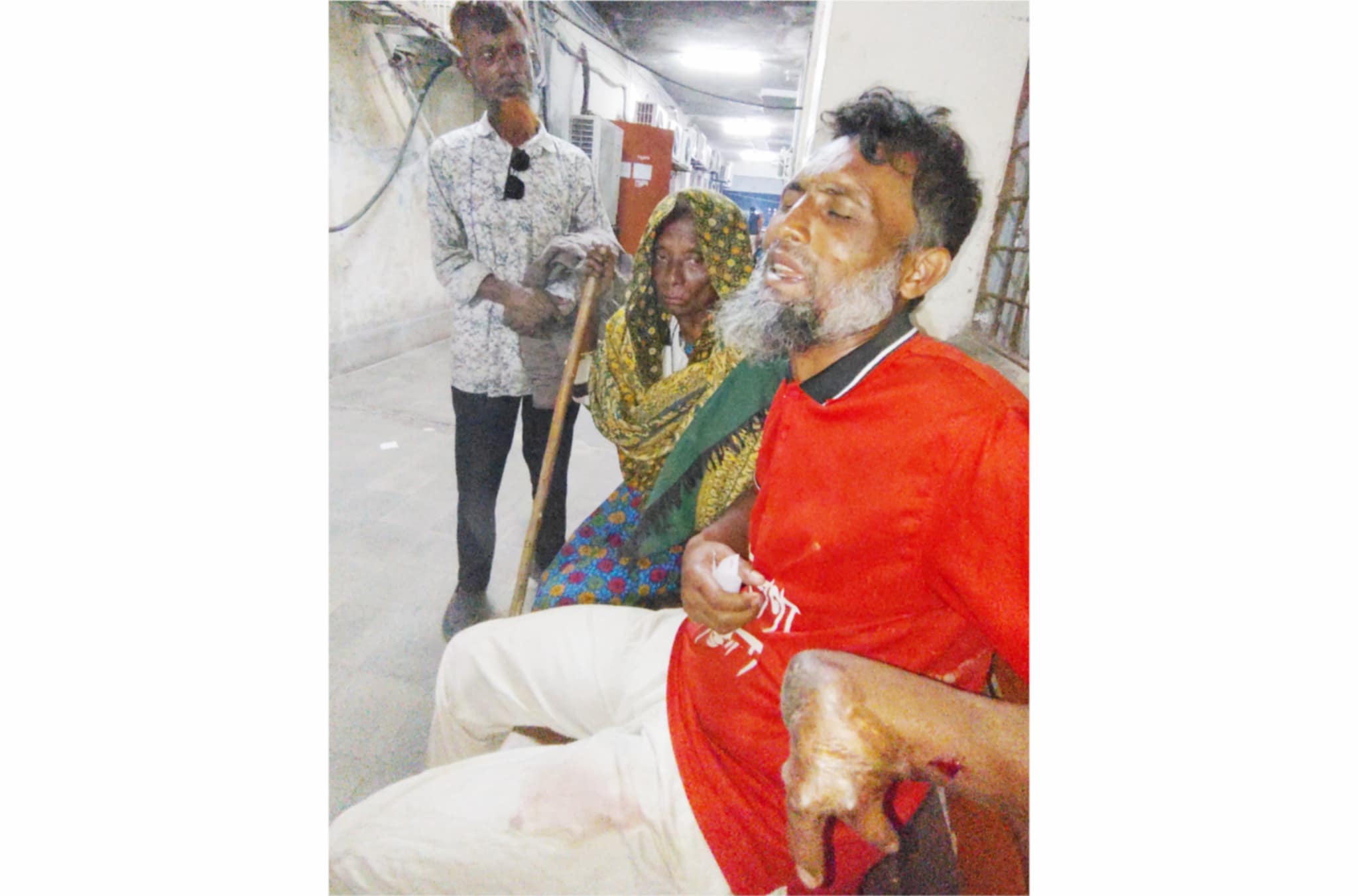 বাউফলে জমি নিয়ে সংঘর্ষে বৃদ্ধা মা ও প্রতিবন্ধী ছেলেকে পিটিয়ে হত্যা চেষ্টার অভিযোগ