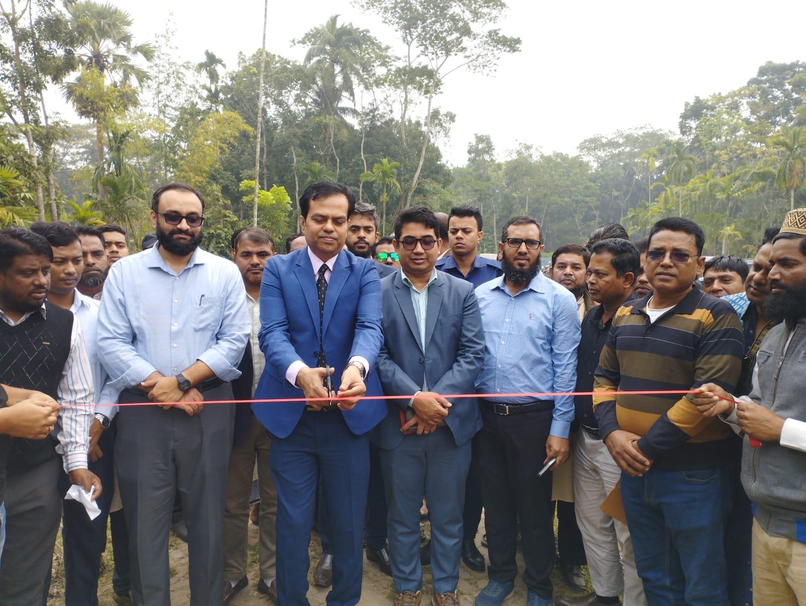 চরকাউয়ায় আড়াই হাজার একর জমির ফসল চাষে: খাল খনন উদ্বোধন করলেন জেলা প্রশাসক