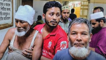 চাঁদপাশায় বৃদ্ধসহ একই পরিবারের ৩ জনকে কুপিয়ে পিটিয়ে জখম, ঘরবাড়ি ভাংচুর ও লুটপাটের অভিযোগ