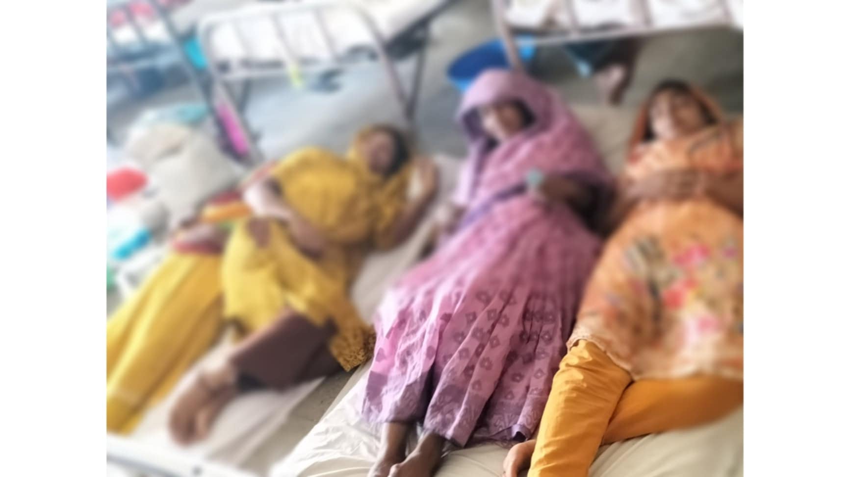 বাকেরগঞ্জে দোকানঘর দখলের প্রতিবাদে: ঘরবাড়ি ভাঙচুর ও লুটপাট, আহত -৪