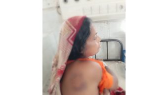 ভান্ডারিয়ায় রাস্তা নিয়ে সংঘর্ষে : মহিলাকে আঙ্গুল ভেঙ্গে দেয়ার অভিযোগ