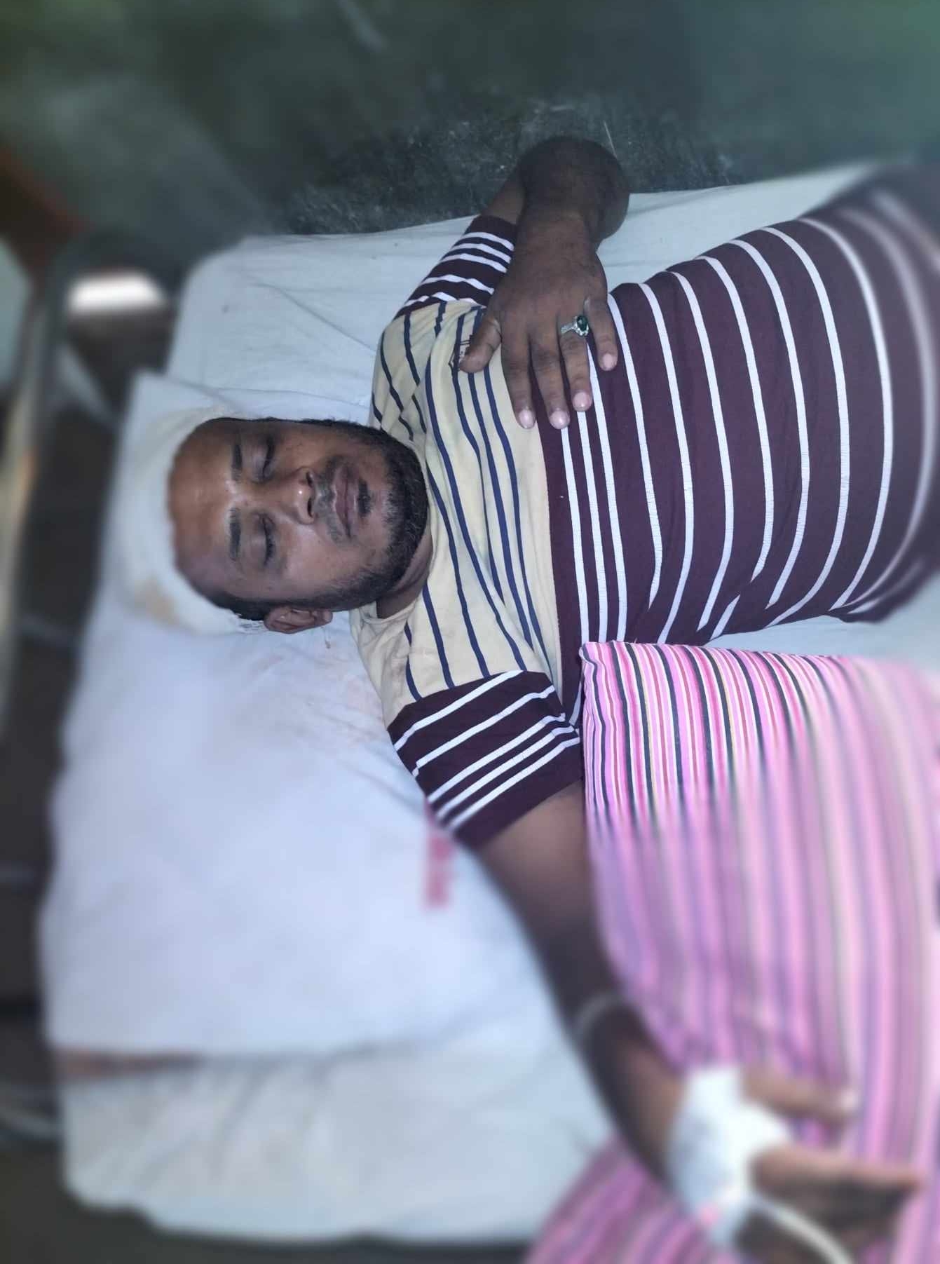 মাছের ঘের নিয়ে দ্বন্দ্বে: প্রবাসীকে কুপিয়ে হত্যার চেষ্টা, ২ লাখ টাকা ছিনতাই