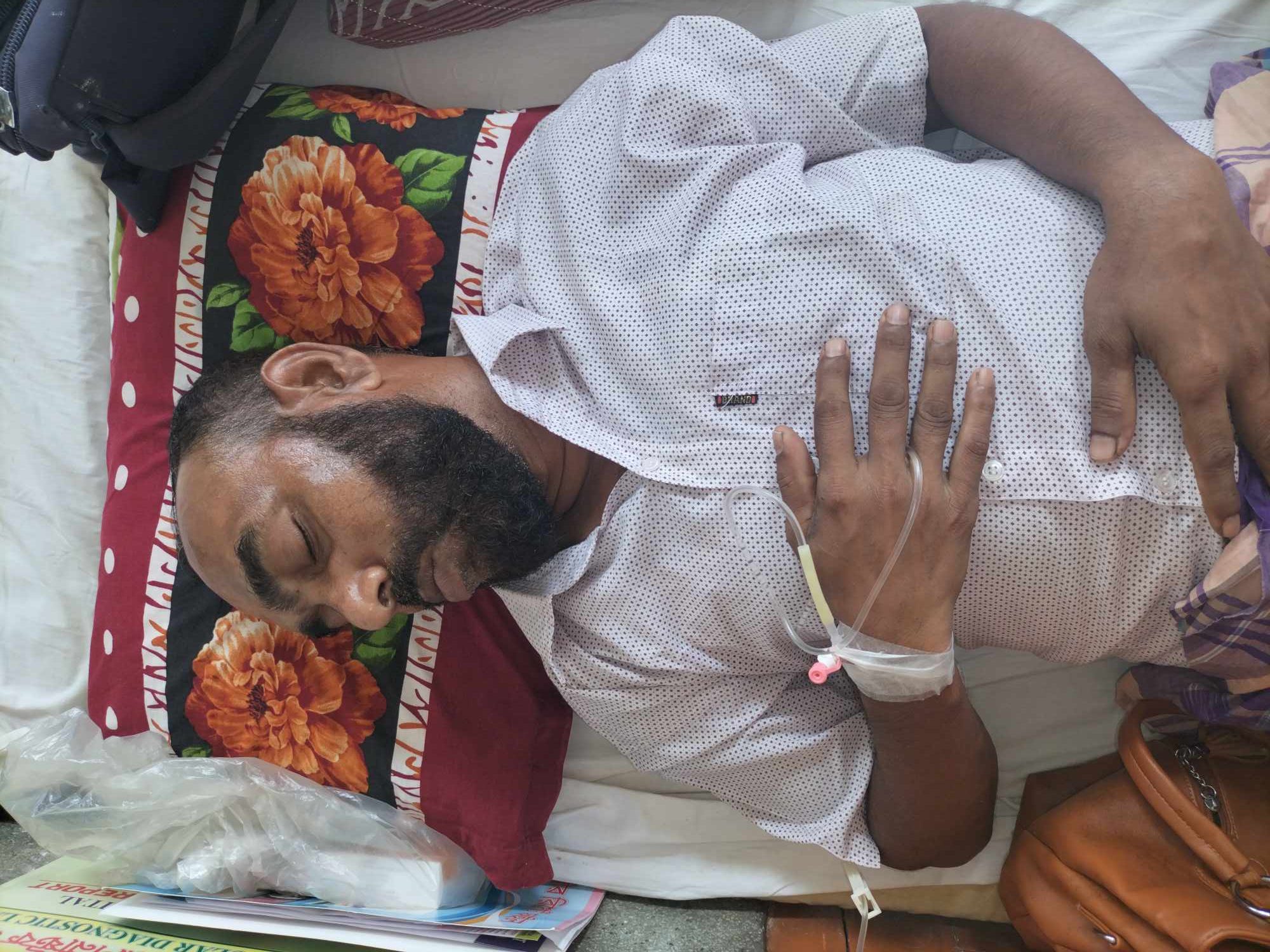 তালতলীতে দু গ্রুপের মধ্যে সংঘর্ষের সমাধান করতে গিয়ে শিক্ষক হাসপাতালে
