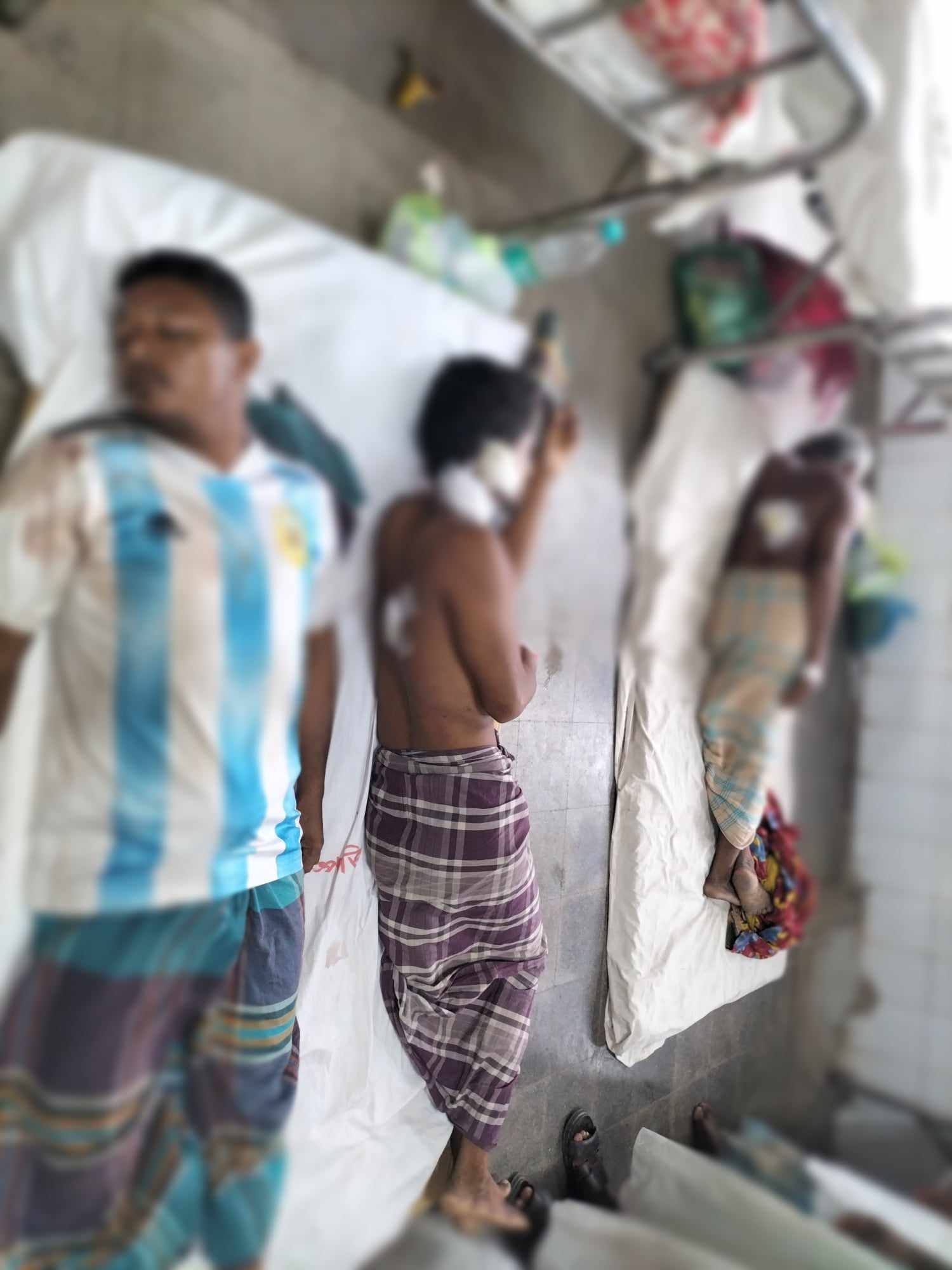 চরফ্যাশনে স্বেচ্ছাসেবক দল নেতা   সহ তিনজনকে কুপিয়ে জখম 