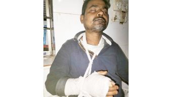 নলছিটির দপদপিয়ায় স্বামী ও স্ত্রীকে কুপিয়ে পিটিয়ে জখমের অভিযোগ