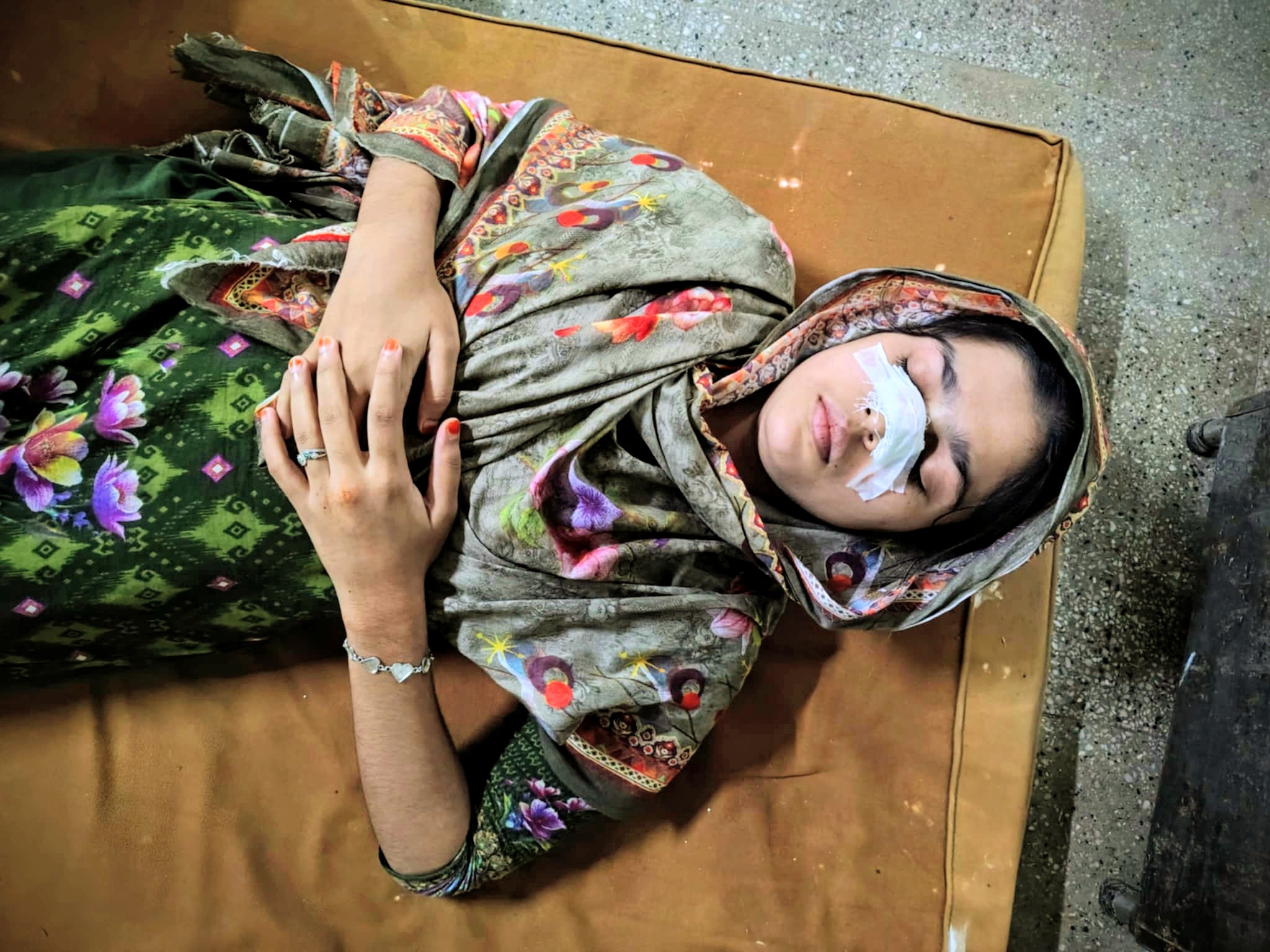 চরমোনাইতে মা -মেয়েকে পিটিয়ে নাক ভেঙ্গে দেয়ার অভিযোগ