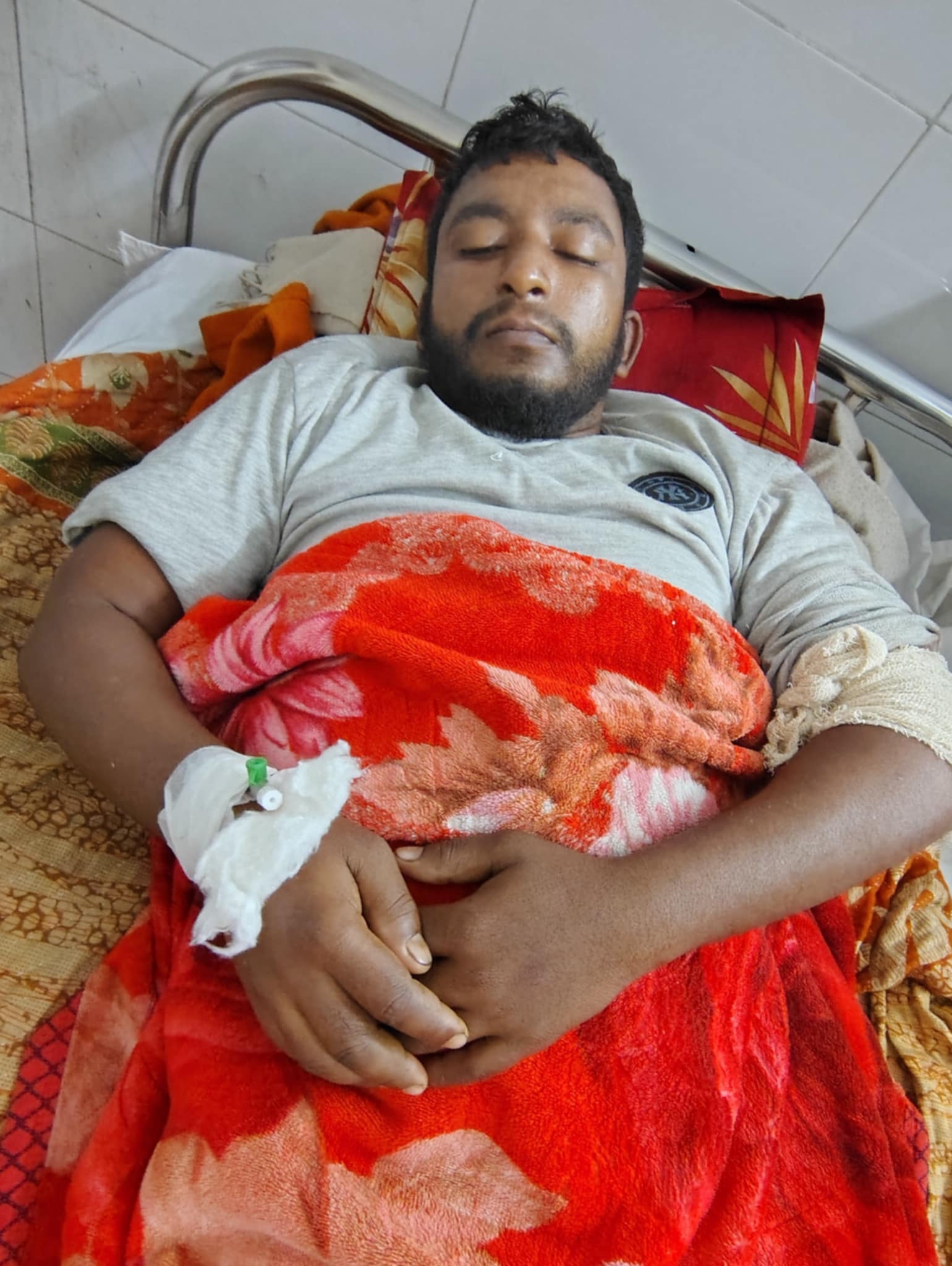 ঝালকাঠিতে ভাগিনাকে কুপিয়ে পিটিয়ে হত্যা চেষ্টার অভিযোগ মামা ও তার সহযোগীদের বিরুদ্ধে