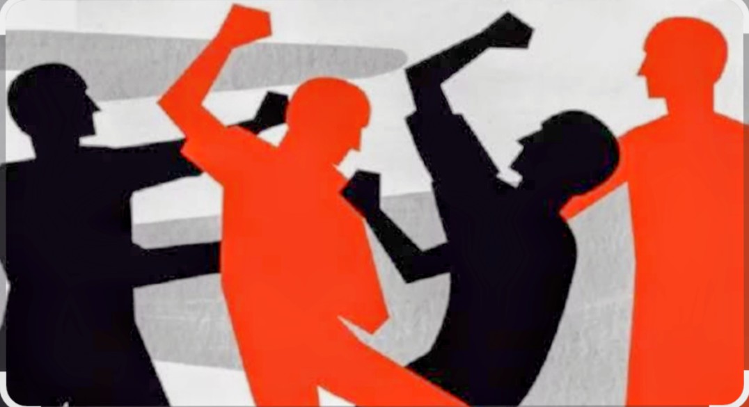 বন্দর থানাধীন রায়পুরায় বাবা,সৎ মা, ও ছেলের হামলায় আহত নারী হাসপাতালে 