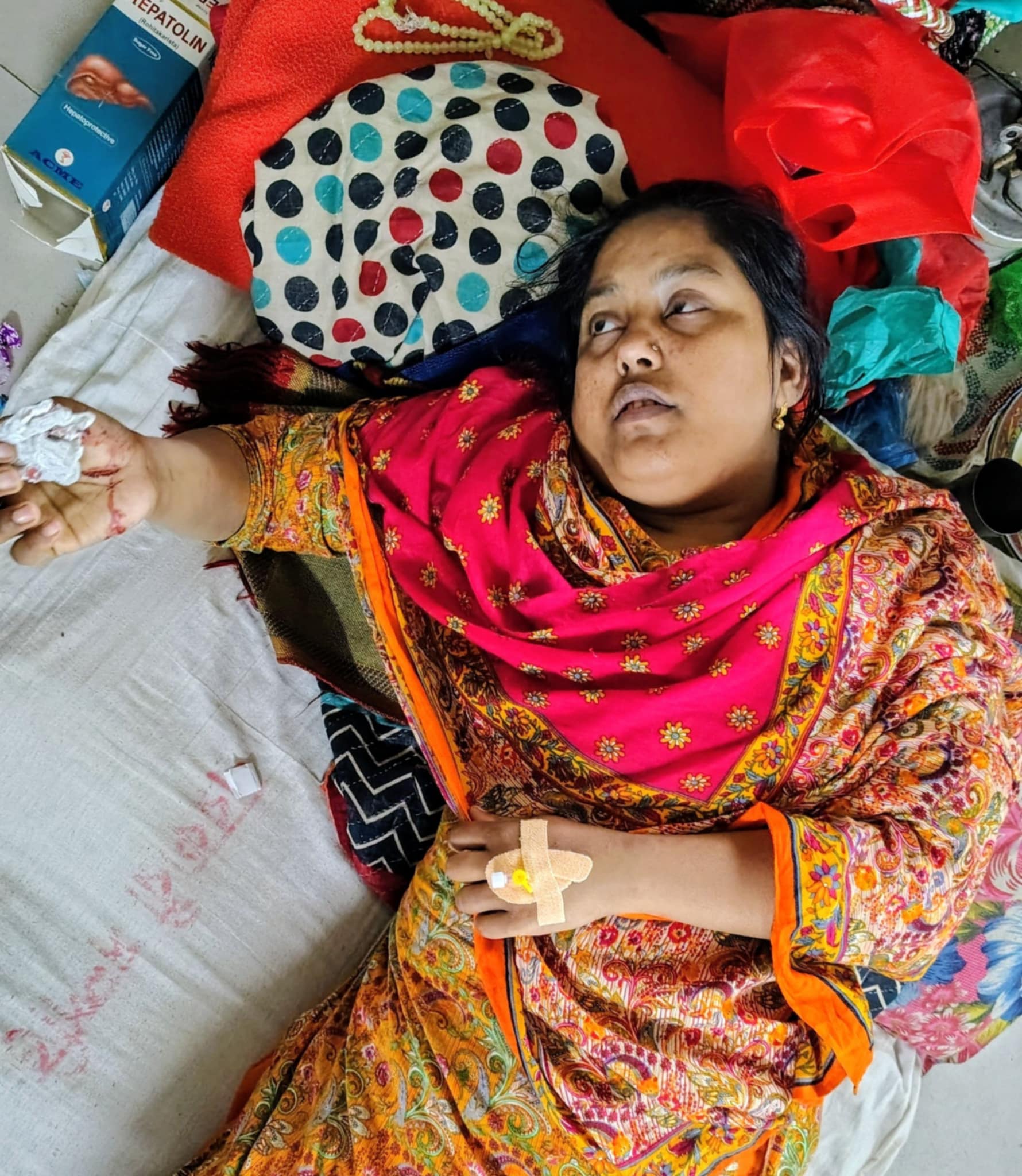 হাসপাতালে চিকিৎসাধীন রোগীর ওপর হামলা: ছোট ভাইয়ের স্ত্রীর হাতে ননদ ও শাশুড়ি আহত